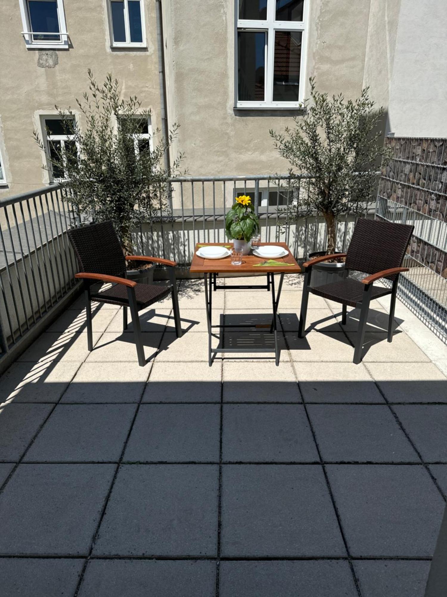 Klein Aber Fein Mit Terrasse Apartment Виена Екстериор снимка