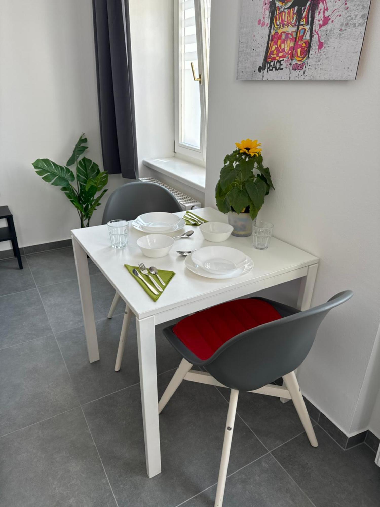 Klein Aber Fein Mit Terrasse Apartment Виена Екстериор снимка